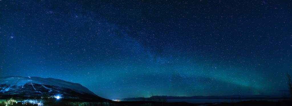 Sterrenhemel met noorderlicht