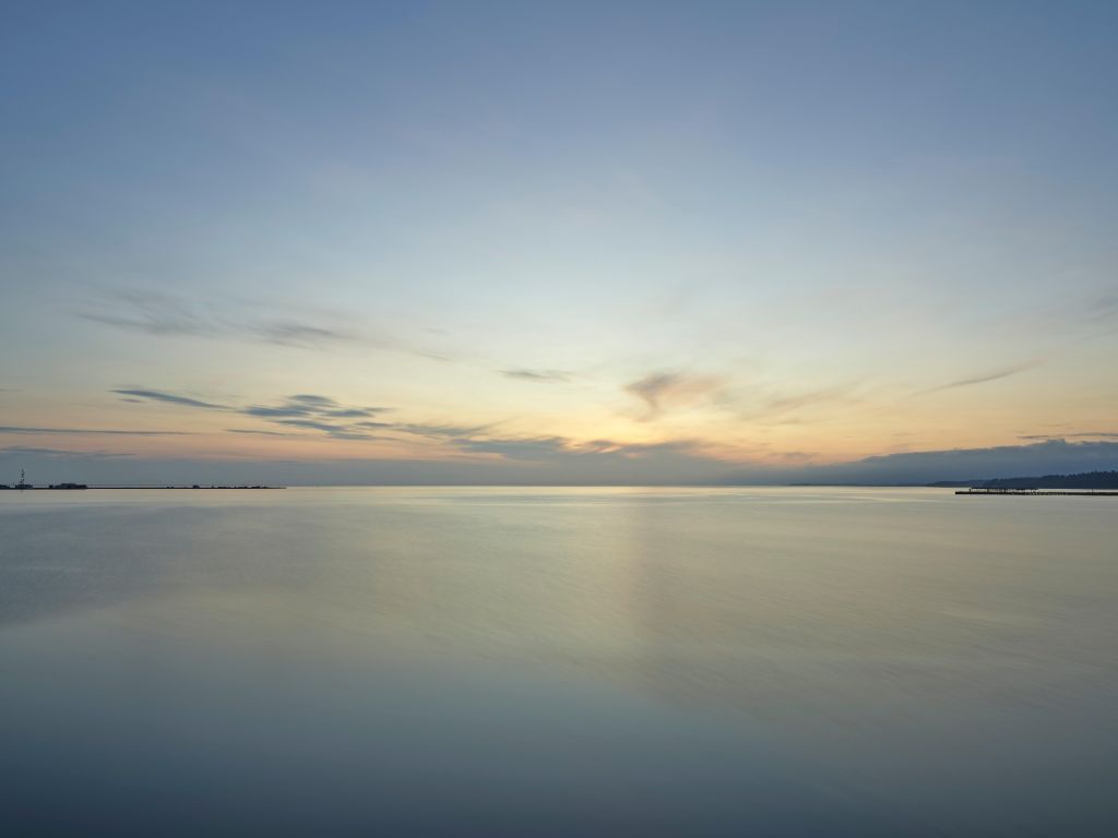 Zonsopkomst bij de kust 