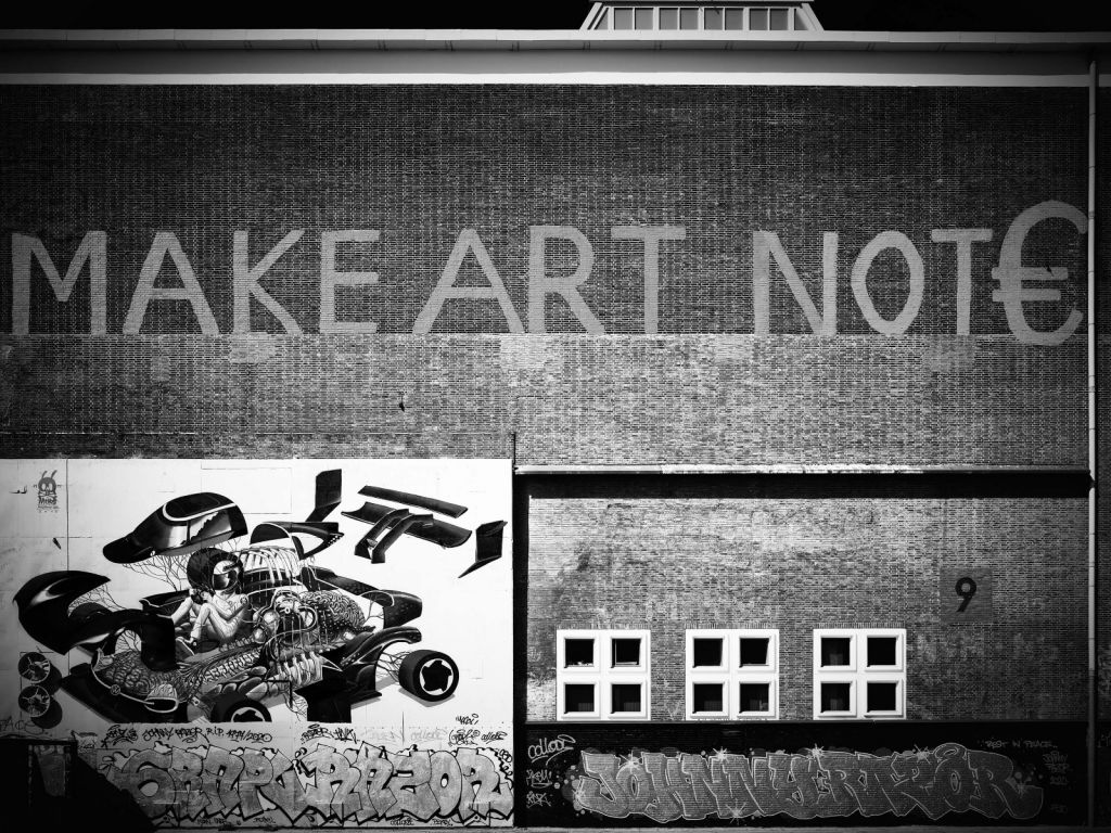 Graffiti op een grote muur