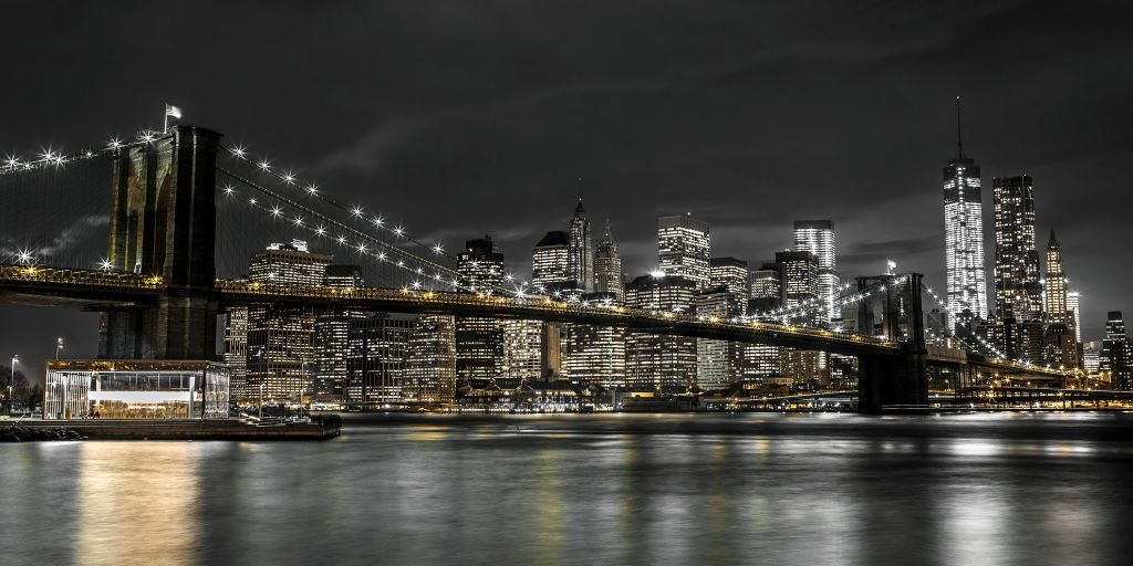 Brooklyn Bridge bij avond