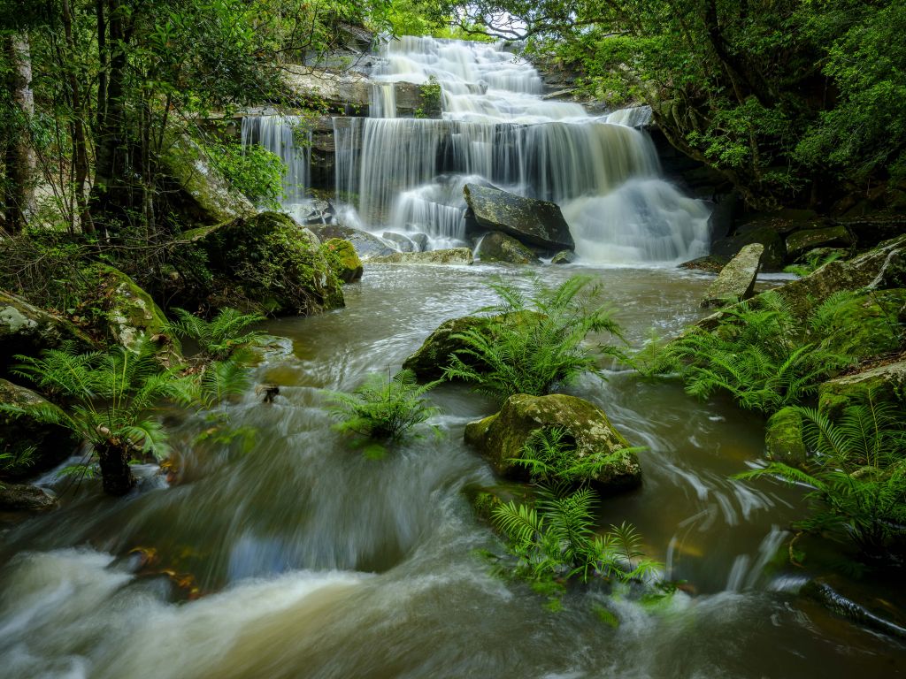 Vloeiende waterval