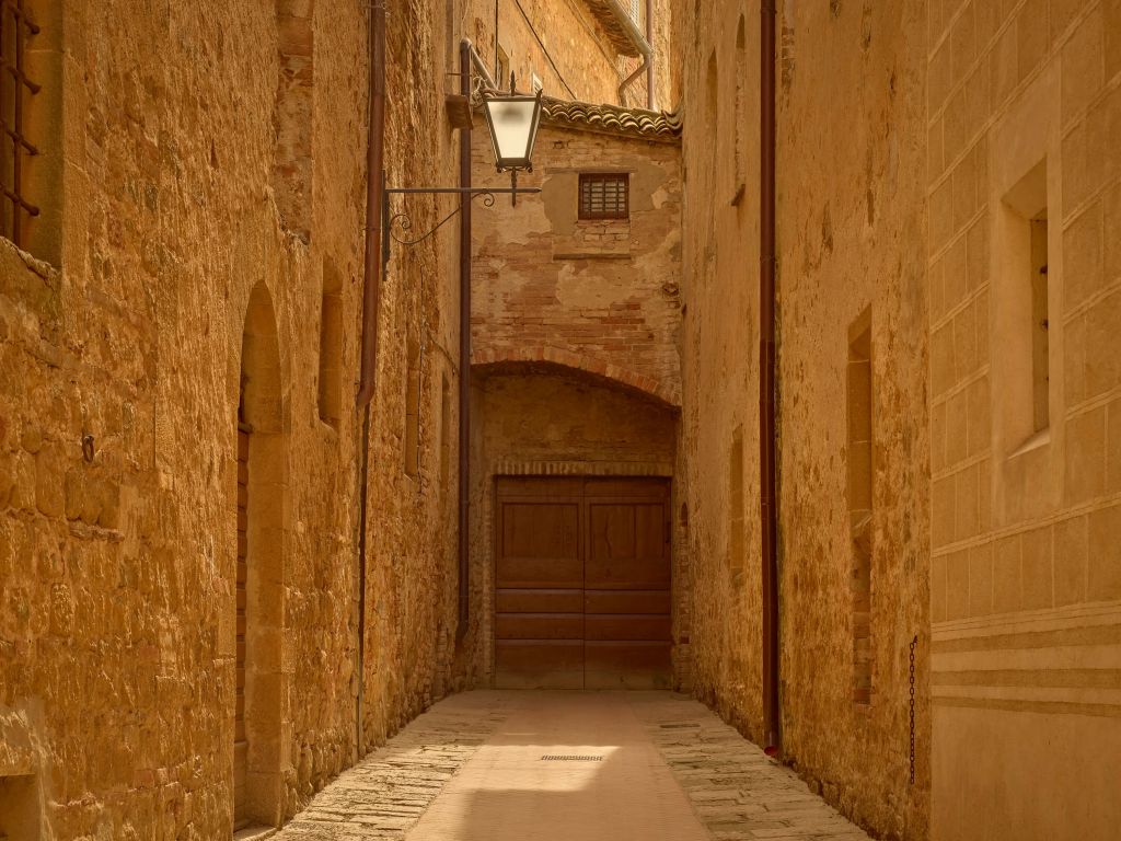 Italiaans straatje met lantaarn