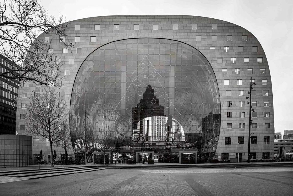 Markthal Reflecties in Monochroom