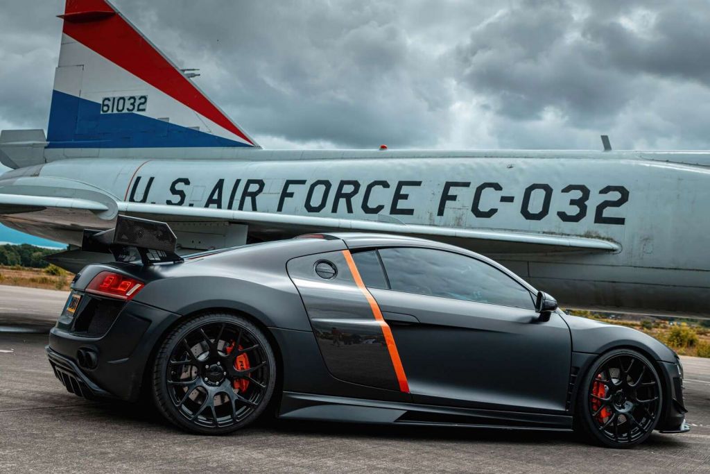 Audi R8 in stealth stijl