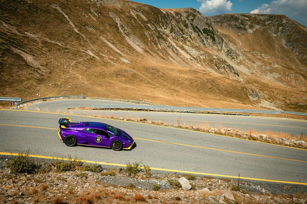 Lamborghini Huracán op bergpas