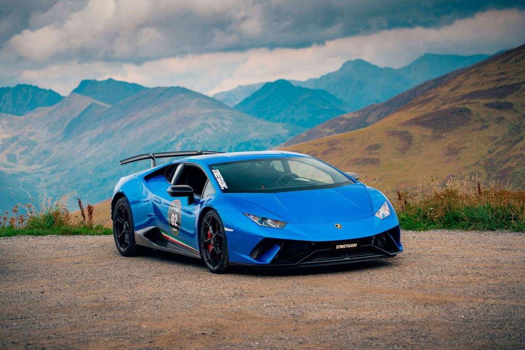 Lamborghini Huracán STO in de bergen