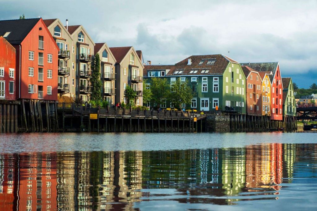 Kleurrijke Huizen Aan Waterkant
