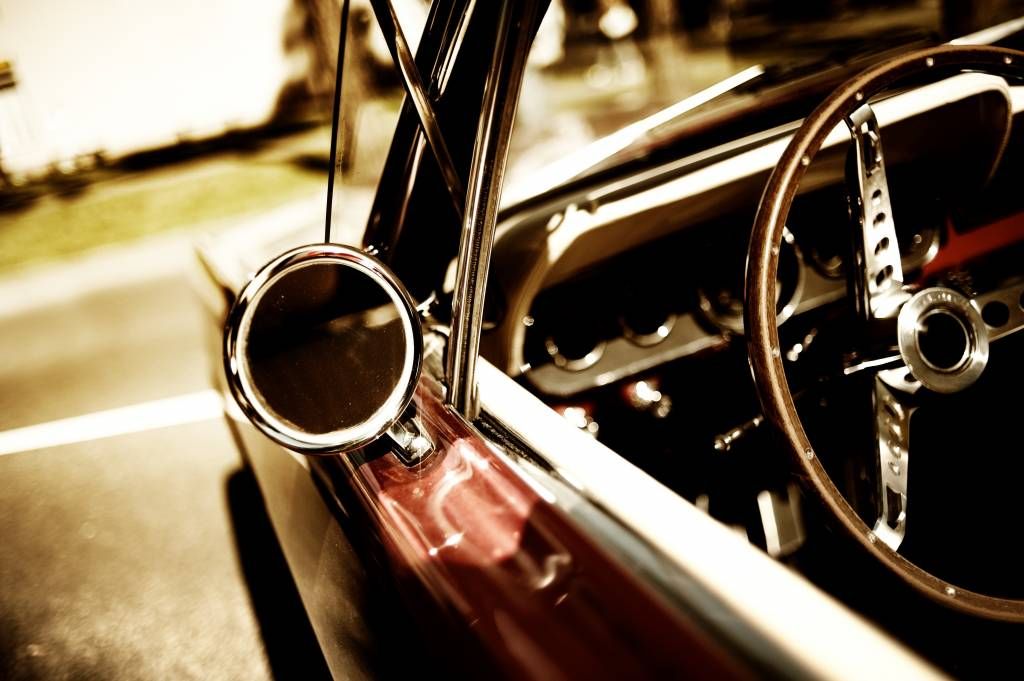 Close-up rode klassieke auto main product photo