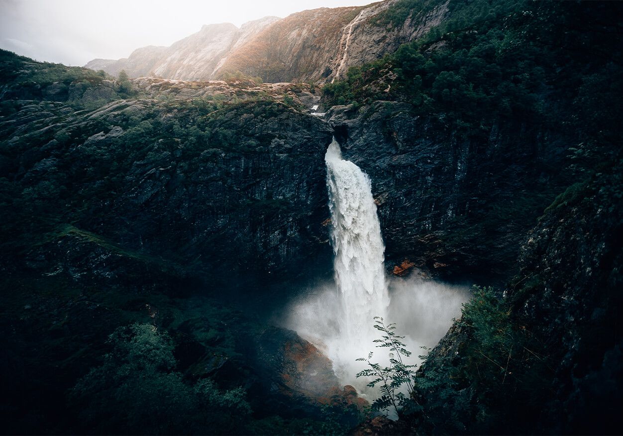 Indrukwekkende waterval main product photo
