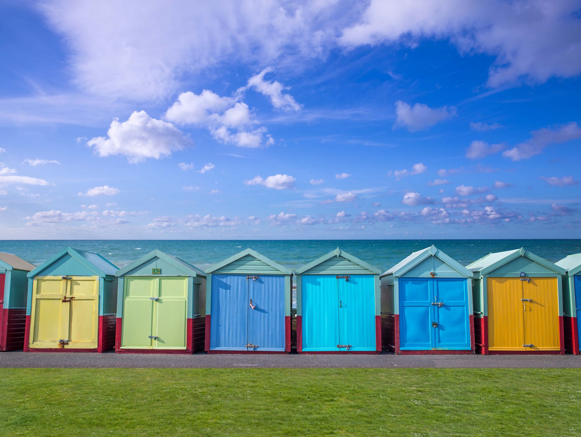 Kleurrijke strandhuisjes