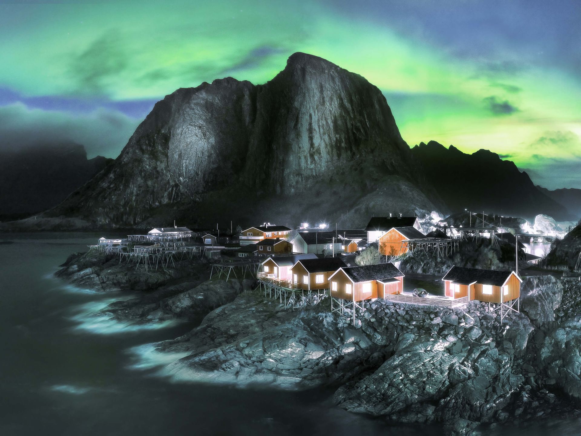 Noorderlicht boven Hamnøy main product photo