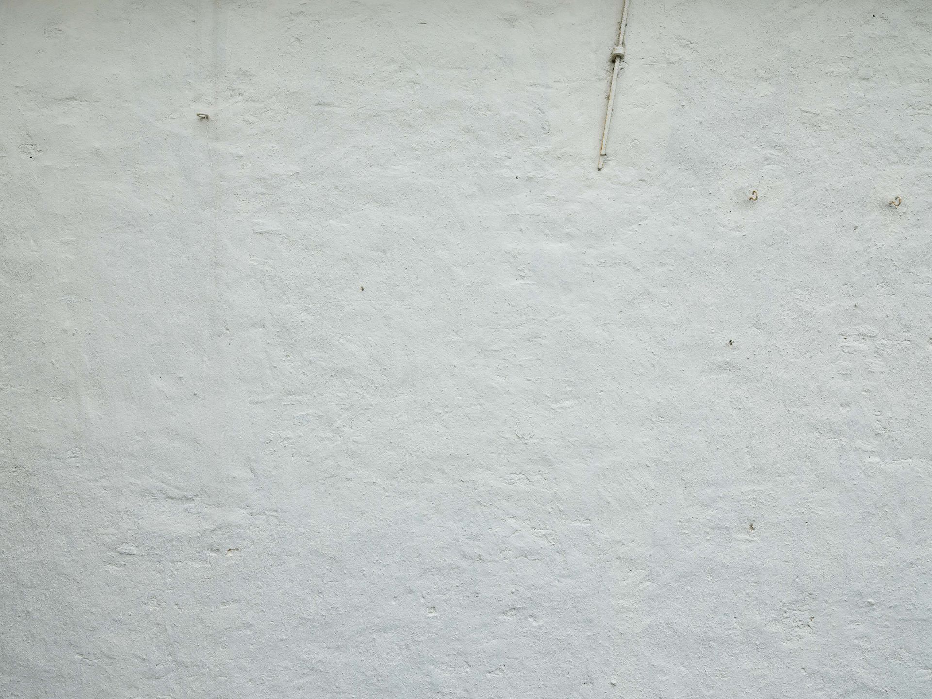 Muur met wit stucwerk
