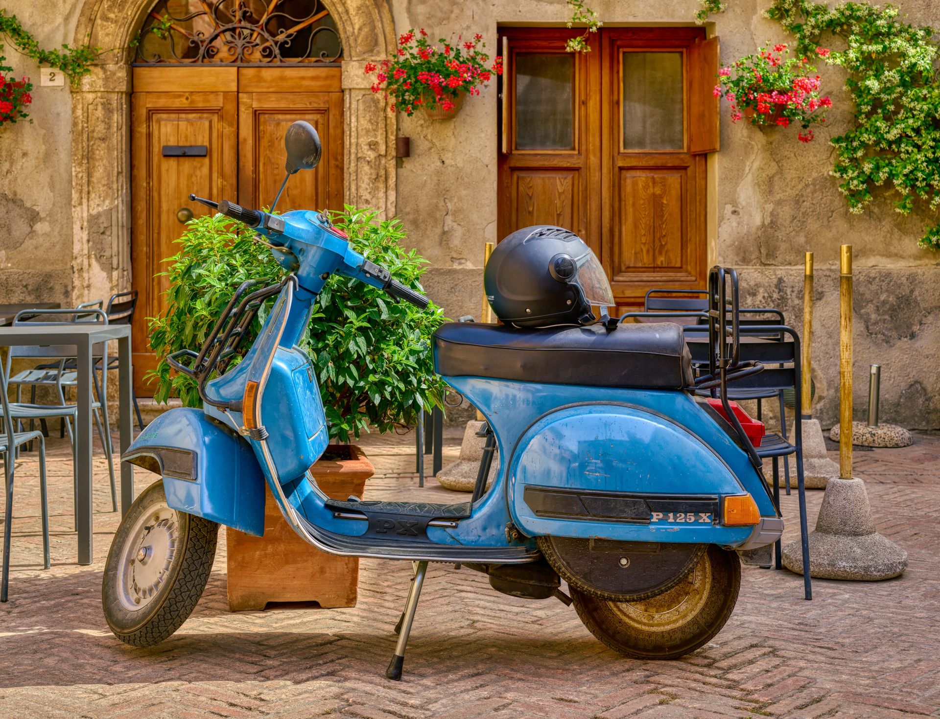 Blauwe scooter