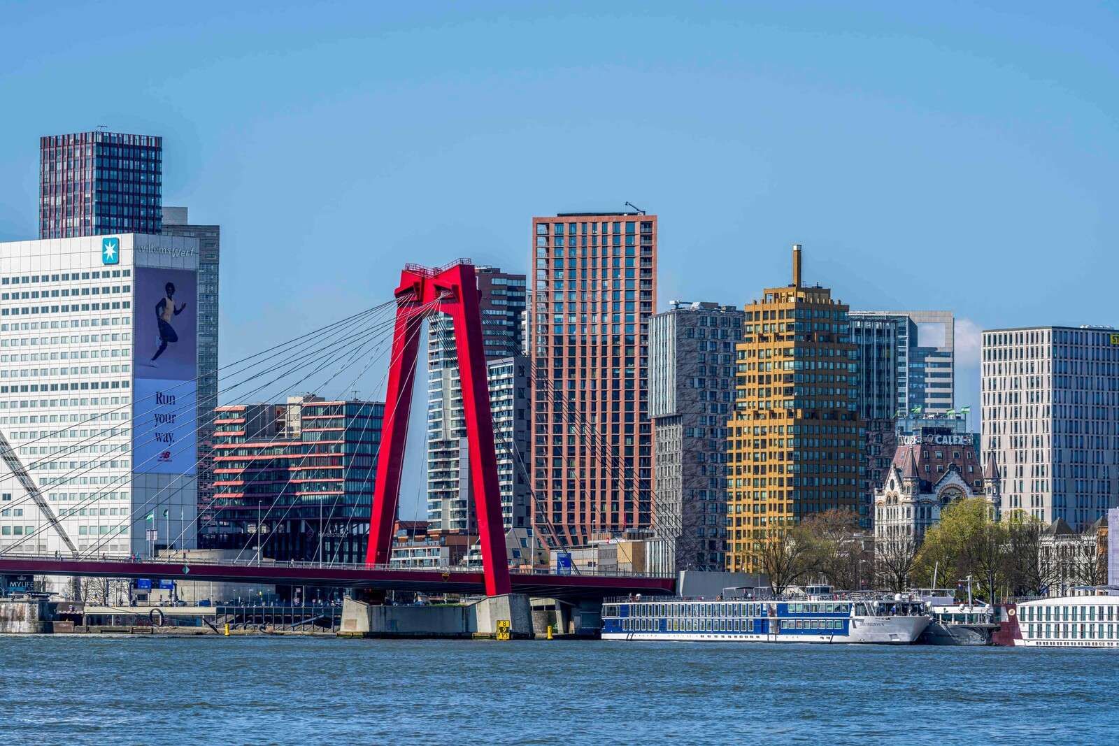 Willemsbrug en Rotterdamse Skyline