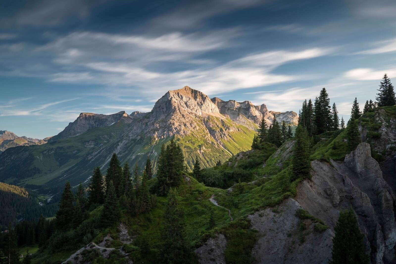 Avondzon op alpentoppen