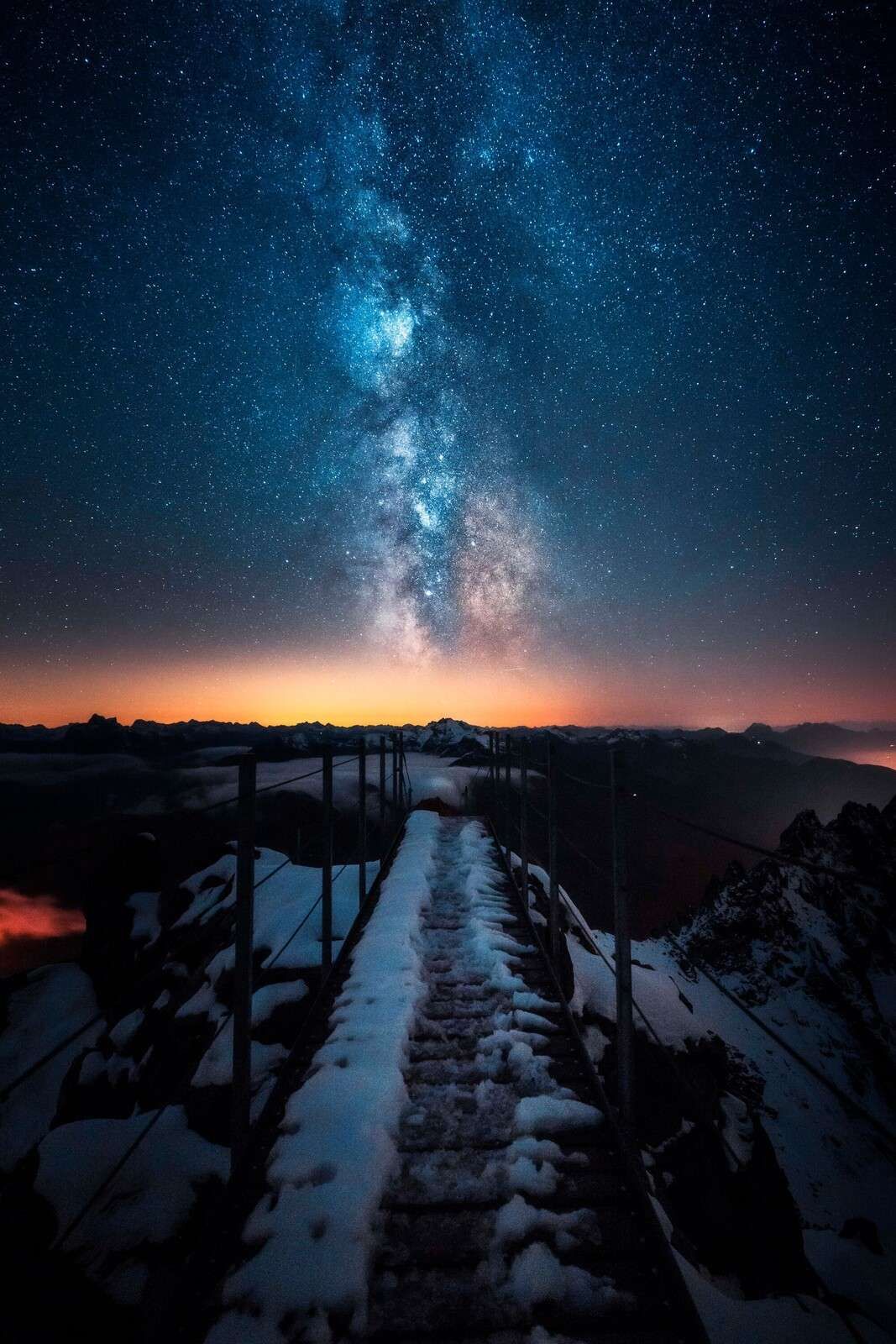 Sterrenpad Over Besneeuwde Berg